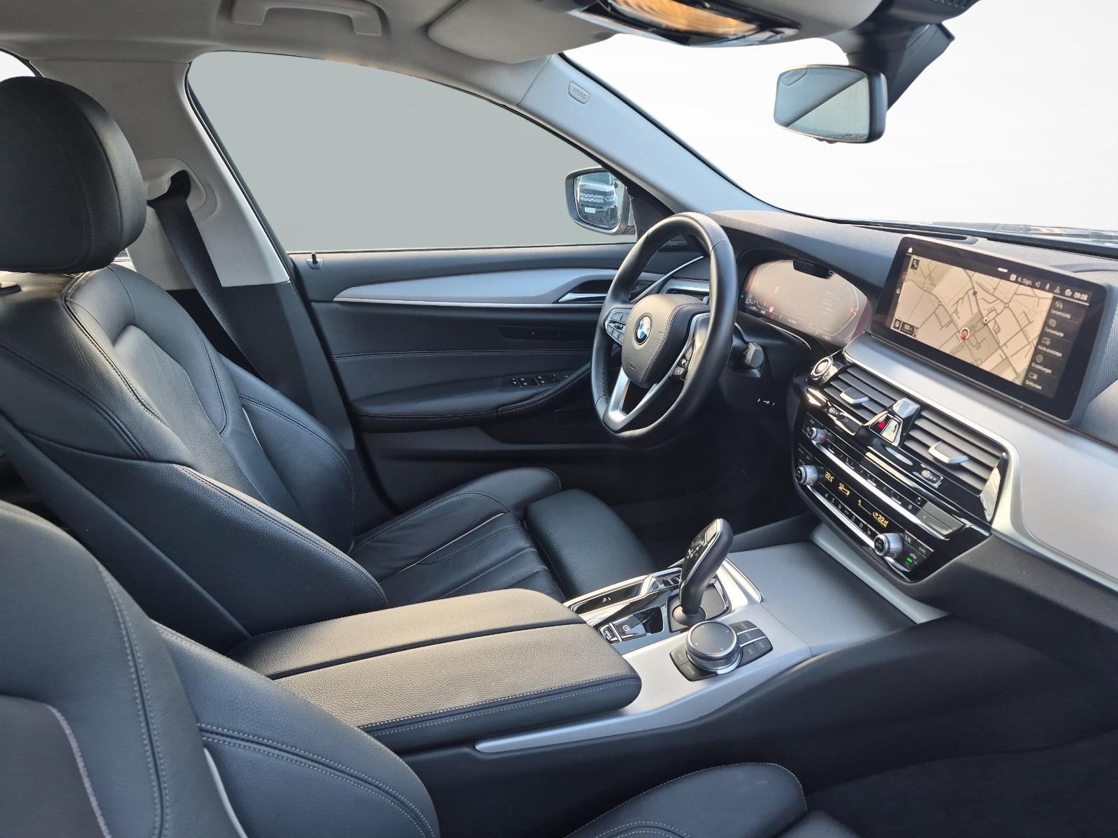 BMW 520d xDrive Touring-image-9
