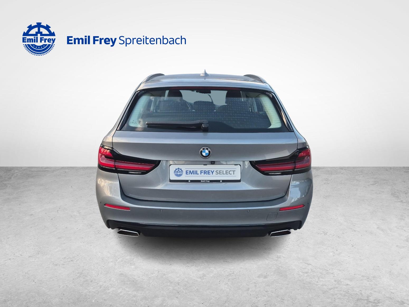 BMW 520d xDrive Touring-image-3