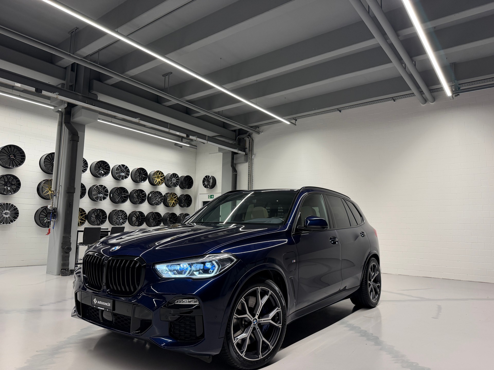BMW X5 45e xDrive SAG *M Sport*CH-Auto*BMW Premium Selection Garantie bis 22.4.2027*Top Ausstattung*-image-7