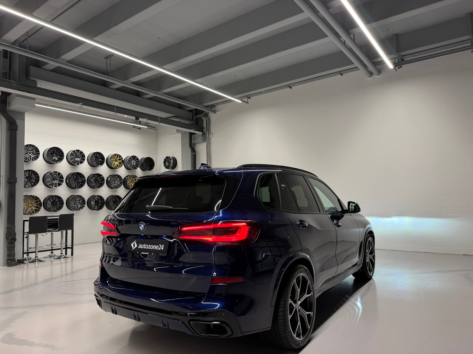 BMW X5 45e xDrive SAG *M Sport*CH-Auto*BMW Premium Selection Garantie bis 22.4.2027*Top Ausstattung*-image-1