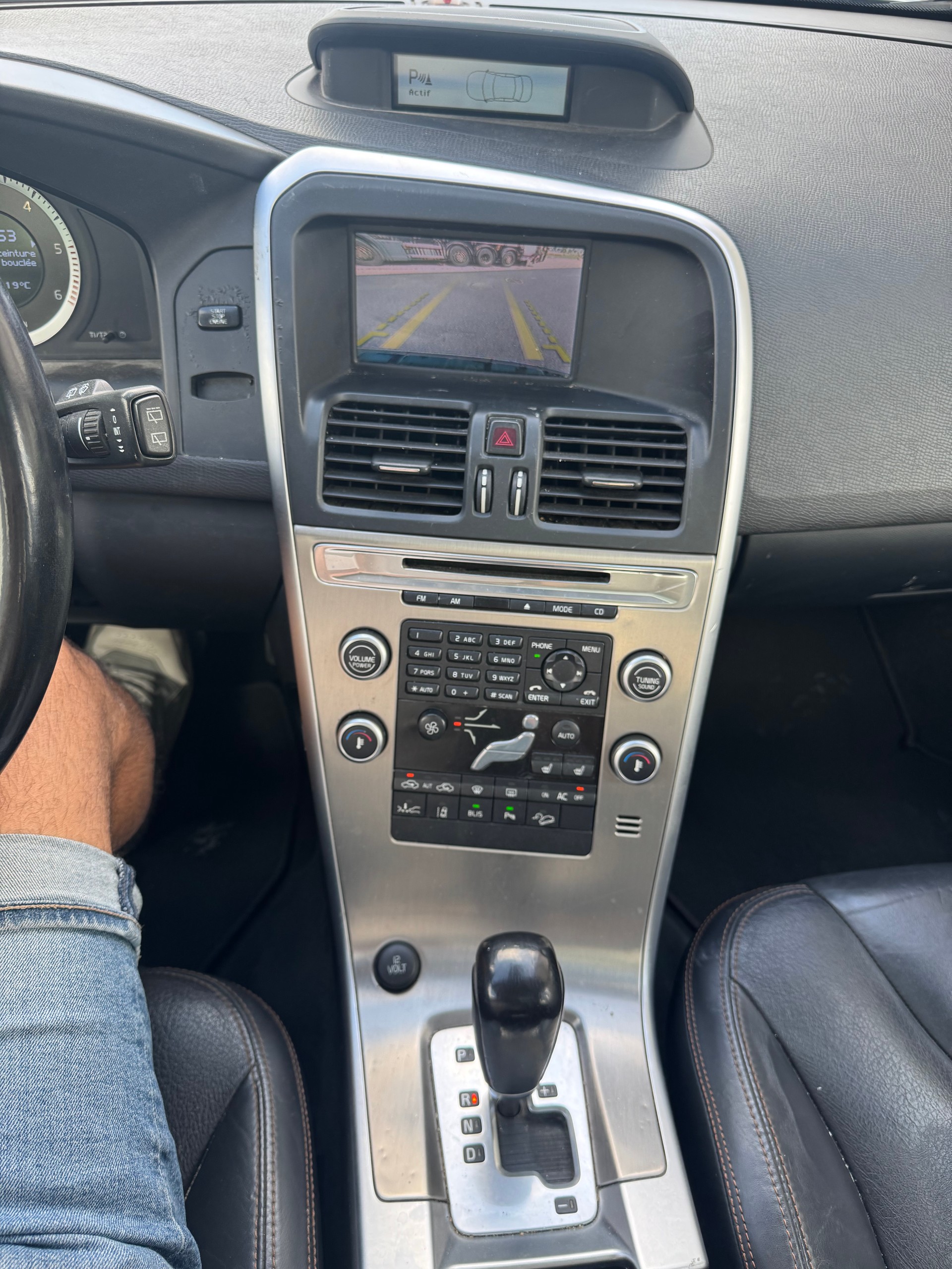 VOLVO XC60 D5 AWD Summum Geartronic-image-11