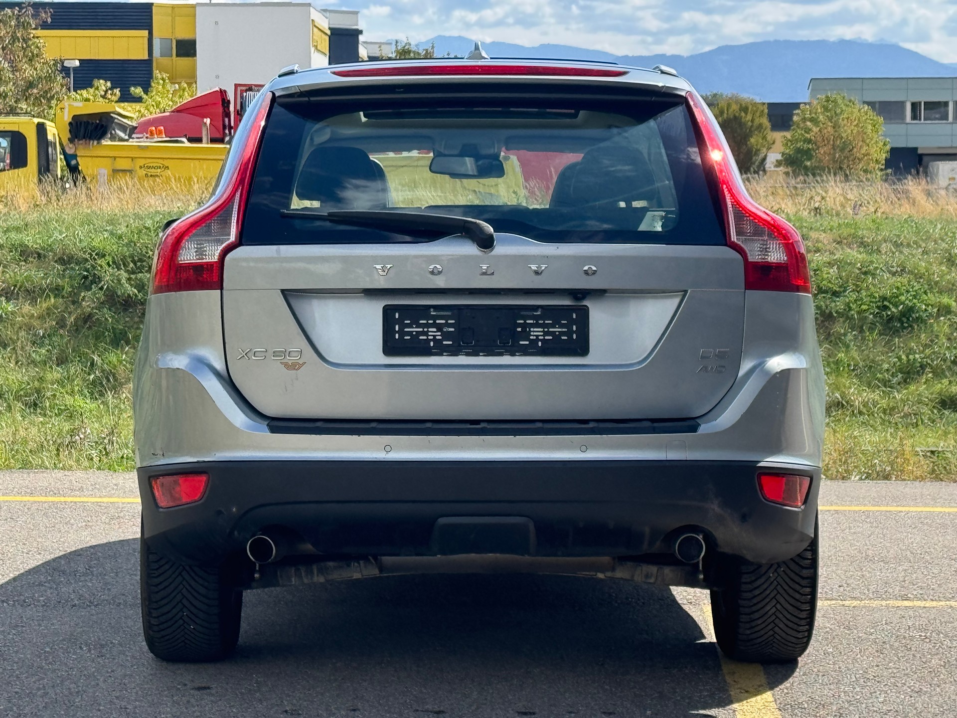 VOLVO XC60 D5 AWD Summum Geartronic-image-4