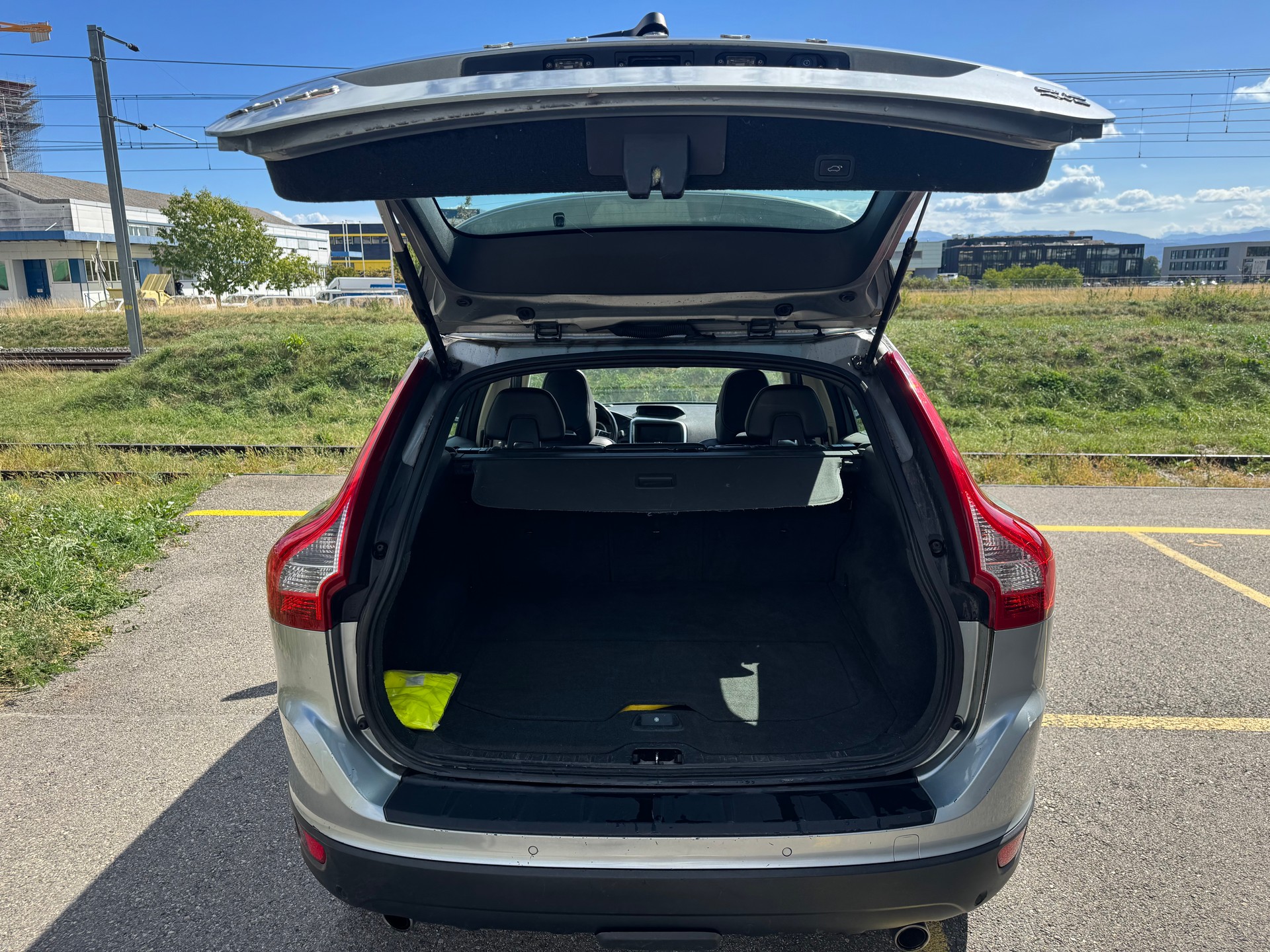 VOLVO XC60 D5 AWD Summum Geartronic-image-6