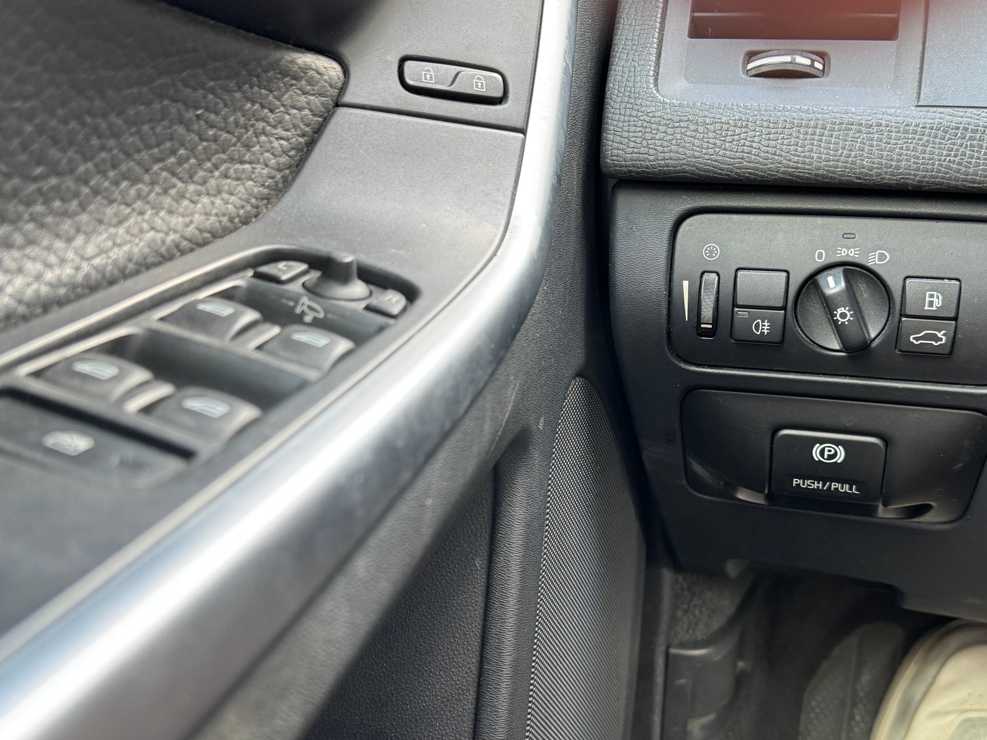 VOLVO XC60 D5 AWD Summum Geartronic-image-13