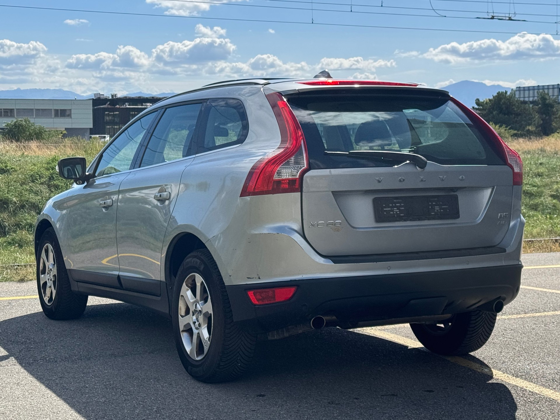 VOLVO XC60 D5 AWD Summum Geartronic-image-5