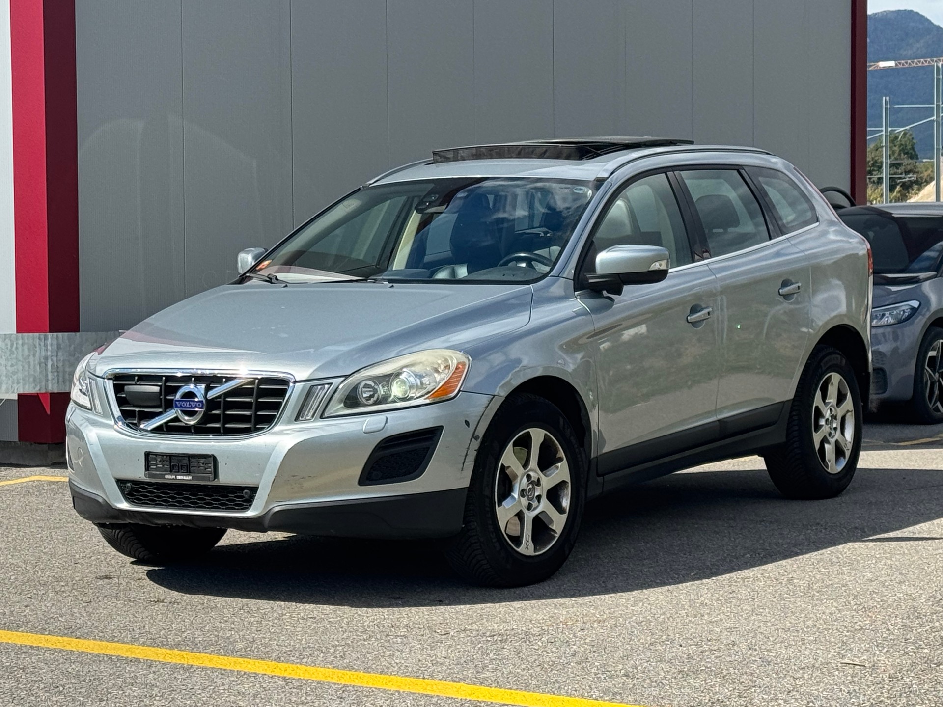 VOLVO XC60 D5 AWD Summum Geartronic-image-0