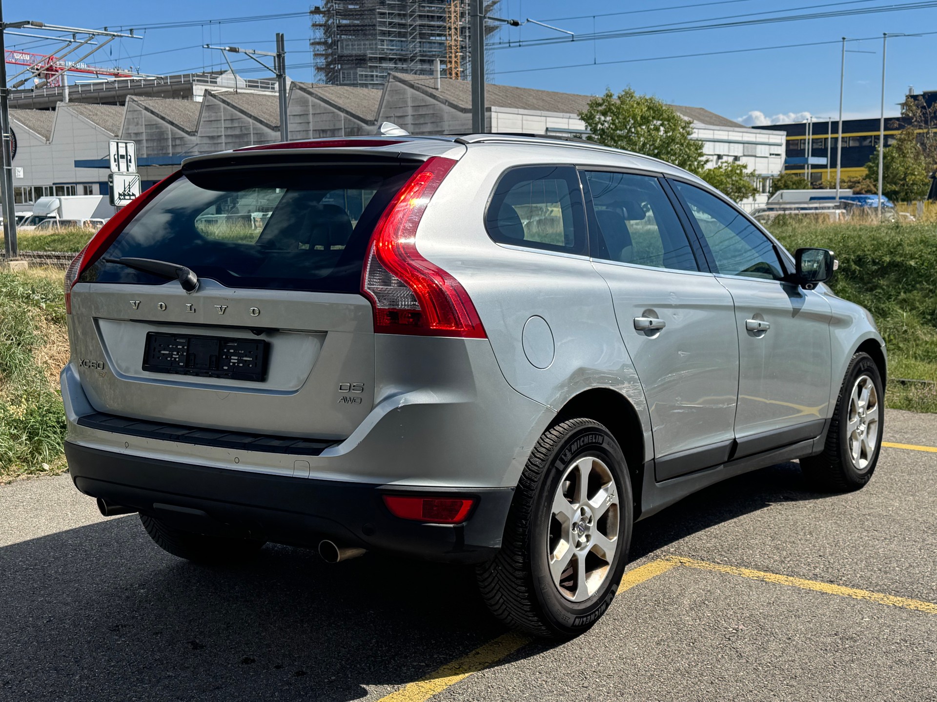 VOLVO XC60 D5 AWD Summum Geartronic-image-3