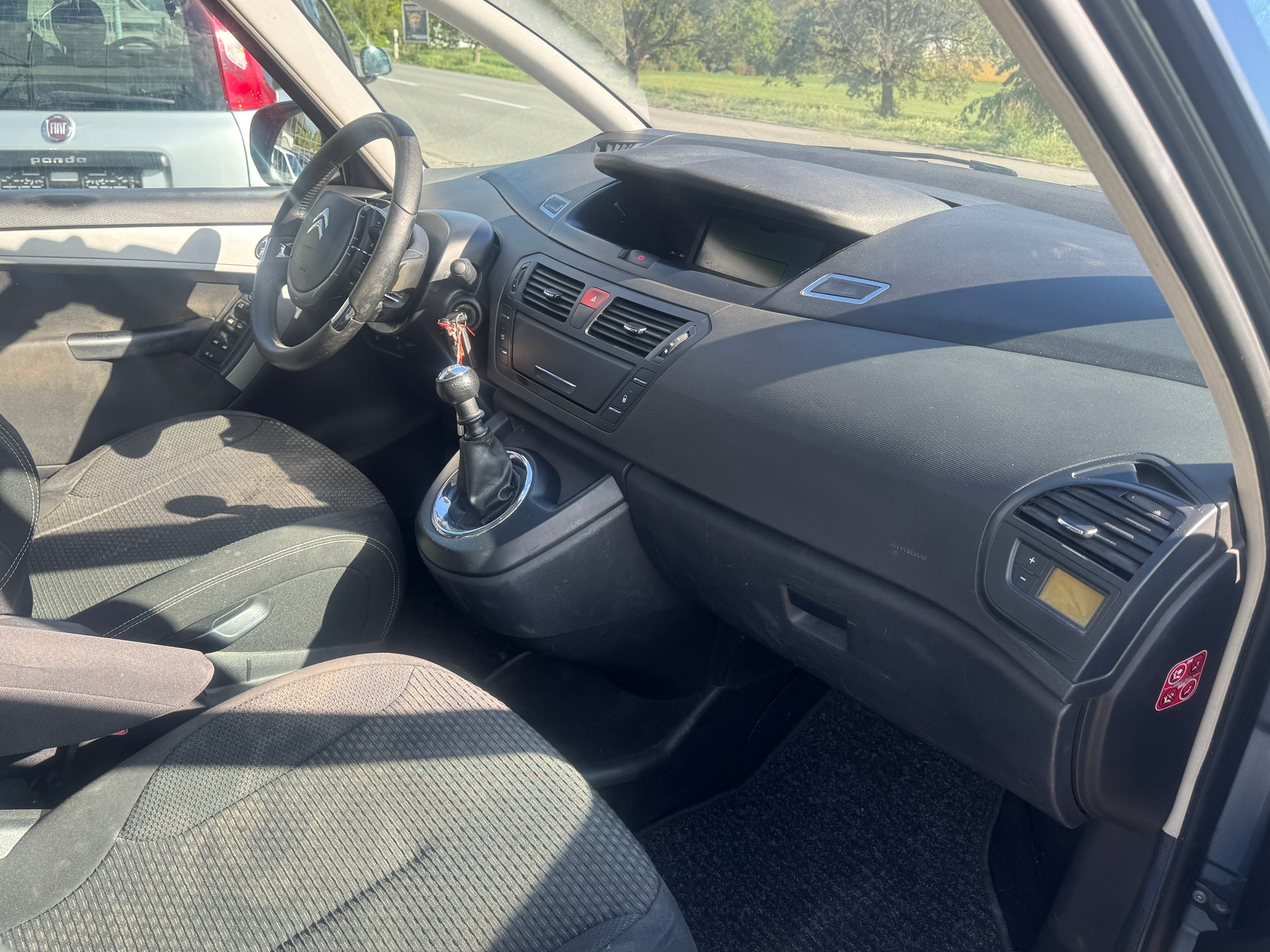 CITROEN Grand C4 Picasso 1.6 HDI 16V Attraction-image-6