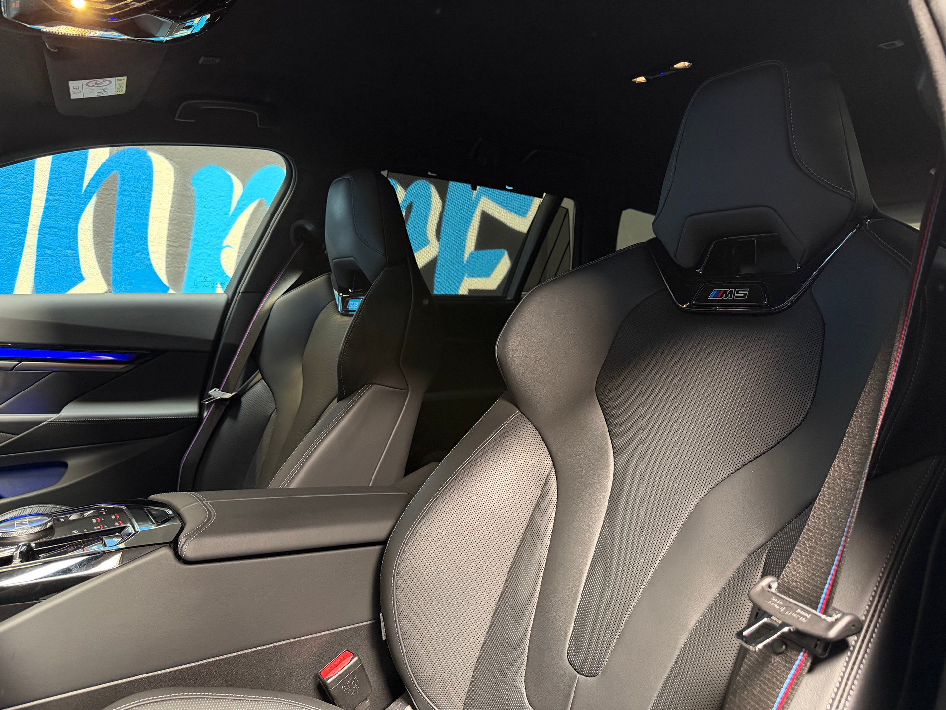 BMW M5 xDrive Touring-image-12