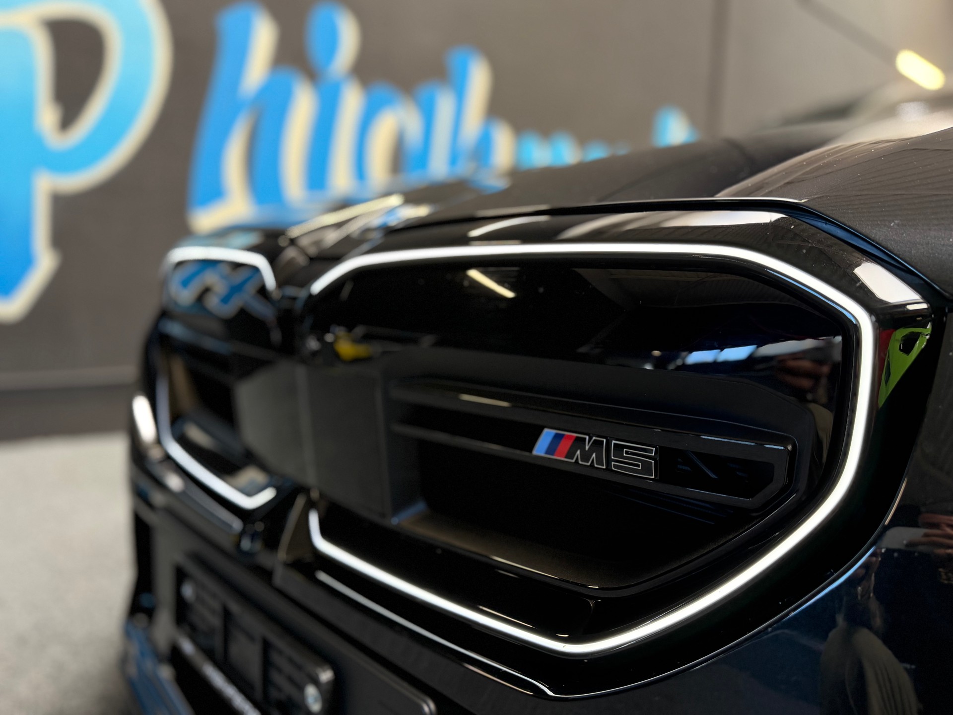 BMW M5 xDrive Touring-image-9