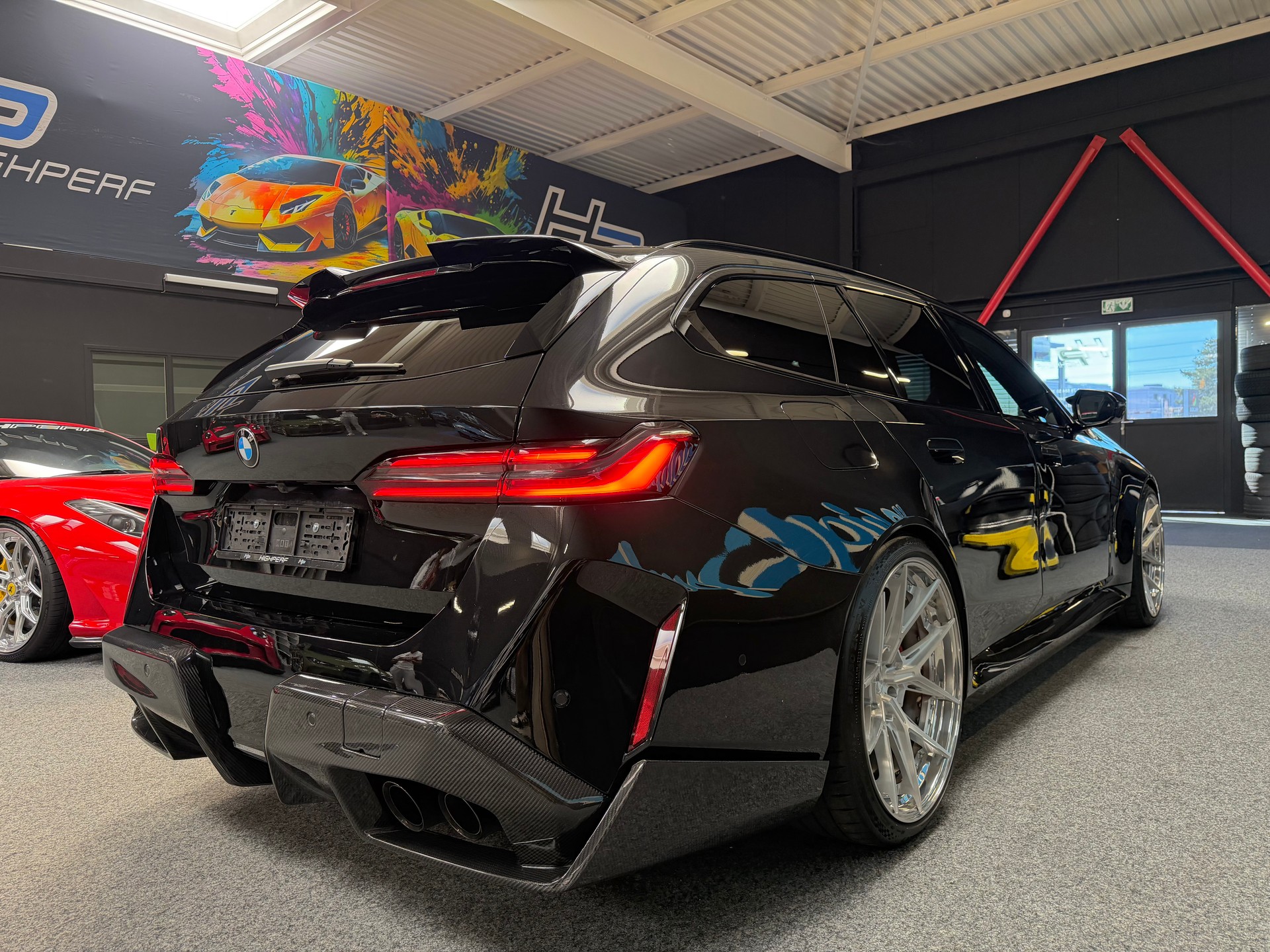 BMW M5 xDrive Touring-image-2