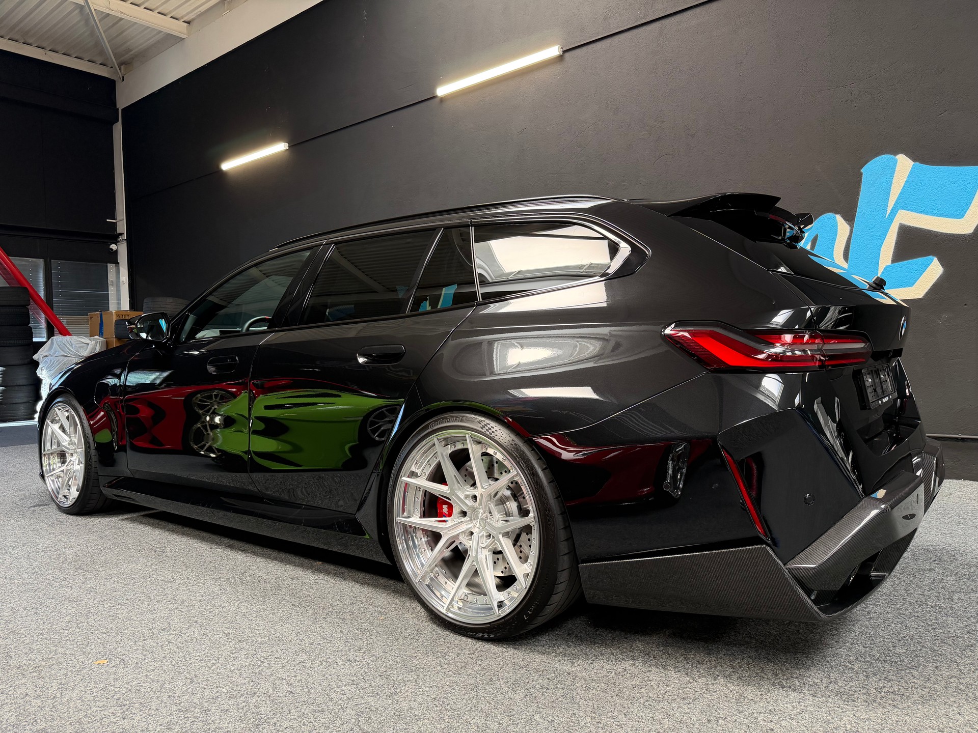 BMW M5 xDrive Touring-image-5