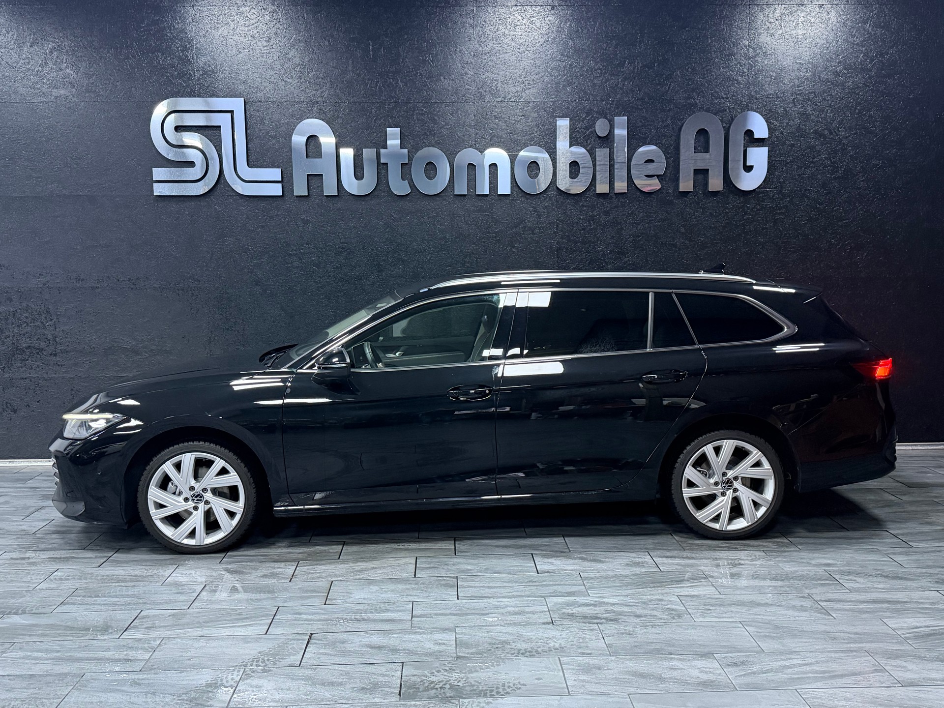 VW Passat Variant 2.0 TDI evo Business DSG / Leasing ab 299.--showroom-element-3