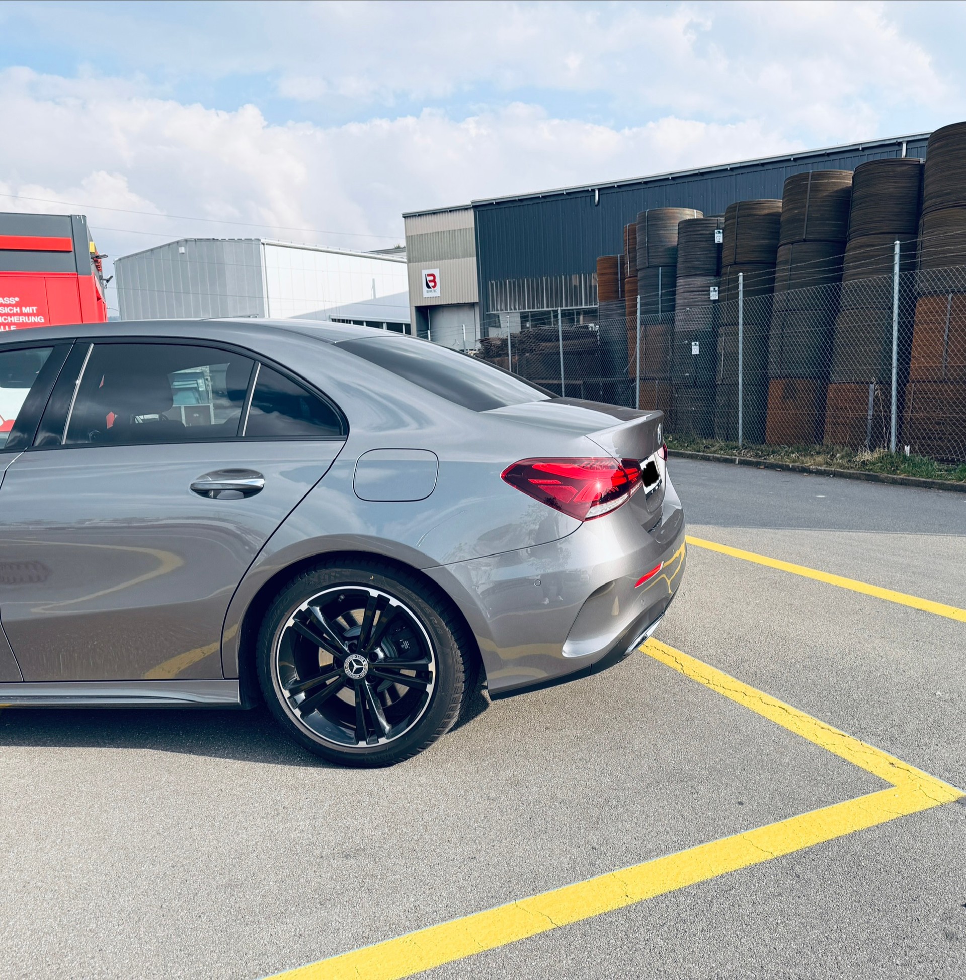 MERCEDES-BENZ A 250 AMG Line 4m-image-1