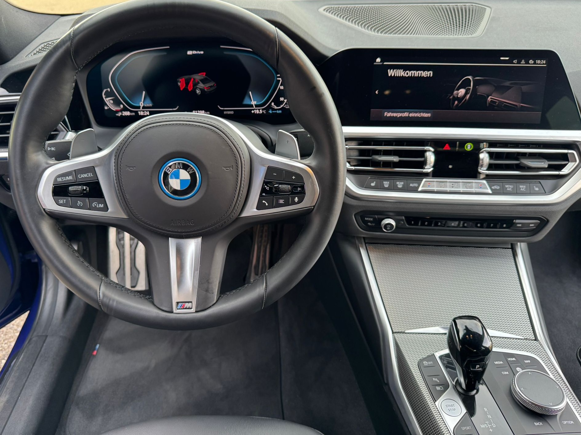 BMW 330e xDrive M Sport Steptronic-image-11