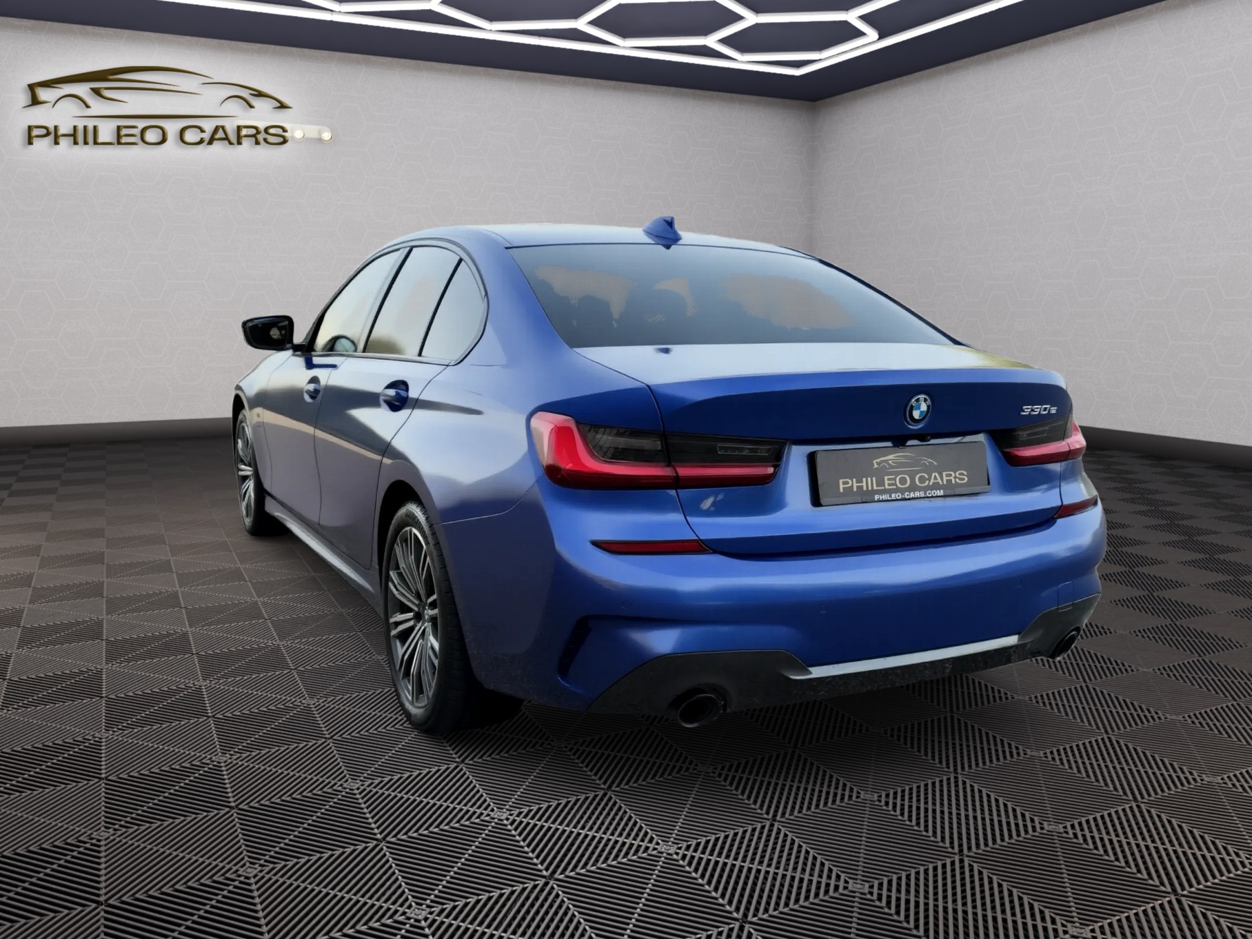 BMW 330e xDrive M Sport Steptronic-image-6