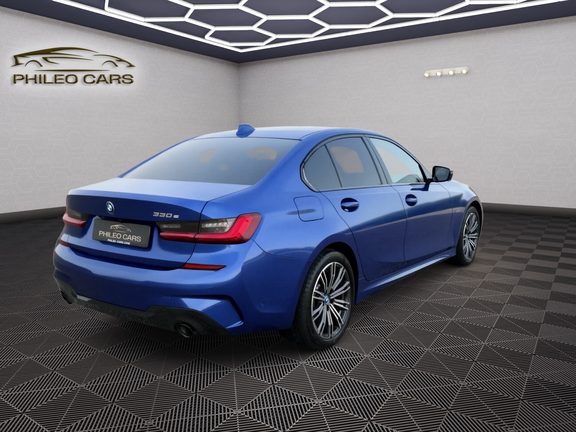 BMW 330e xDrive M Sport Steptronic-image-5