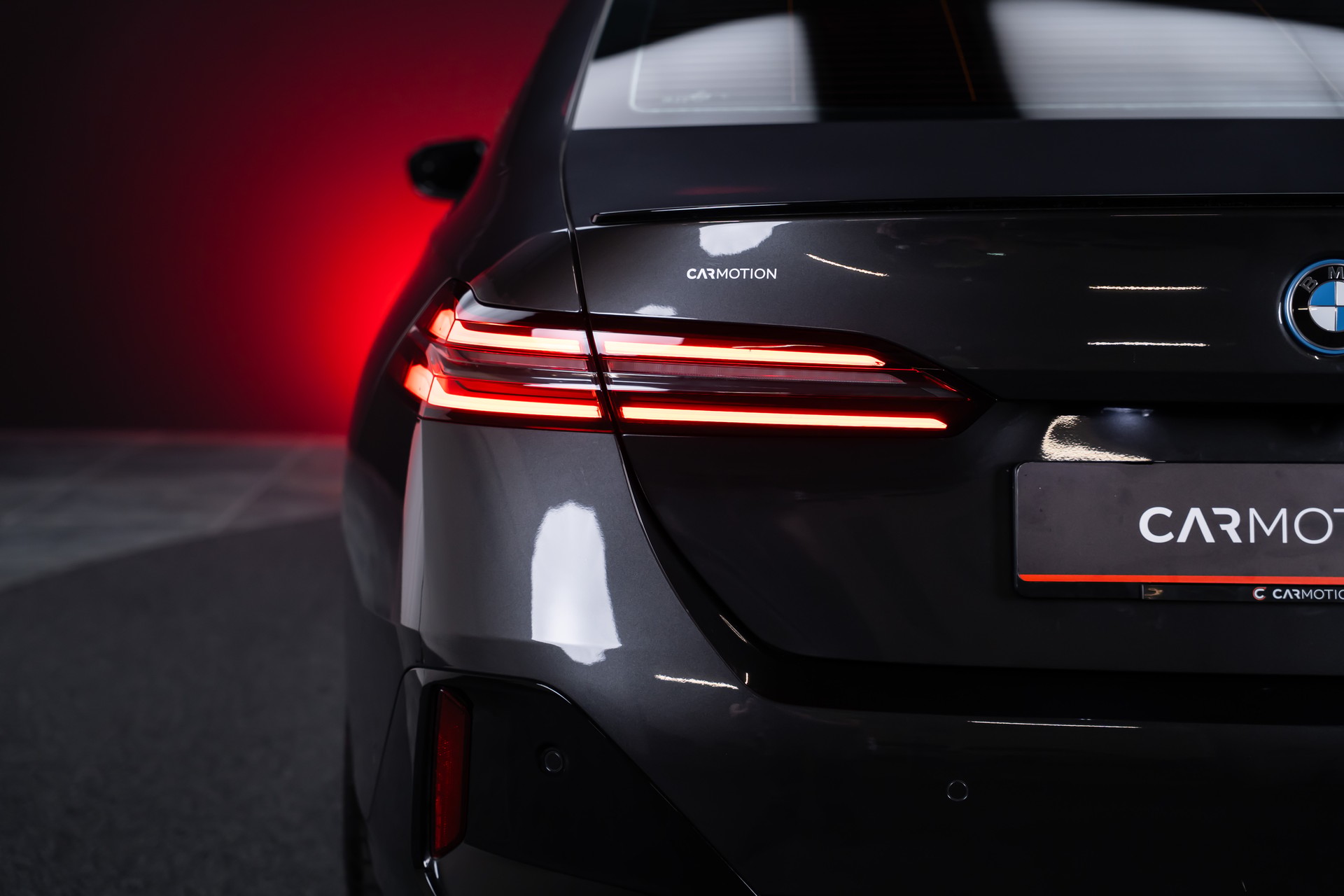 BMW i5 M60 xDrive M Sport Pro / CH-Fahrzeug /Iconic Glow / Panorama-Glasdach-image-6