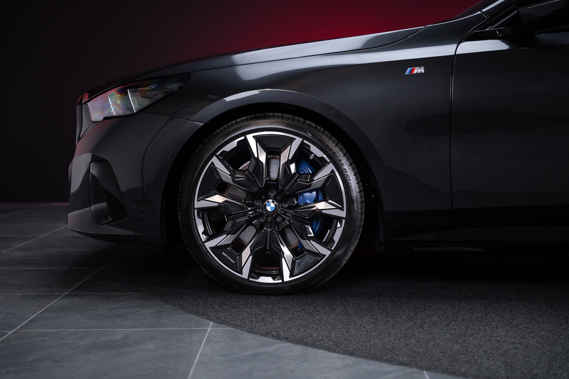BMW i5 M60 xDrive M Sport Pro / CH-Fahrzeug /Iconic Glow / Panorama-Glasdach-image-46