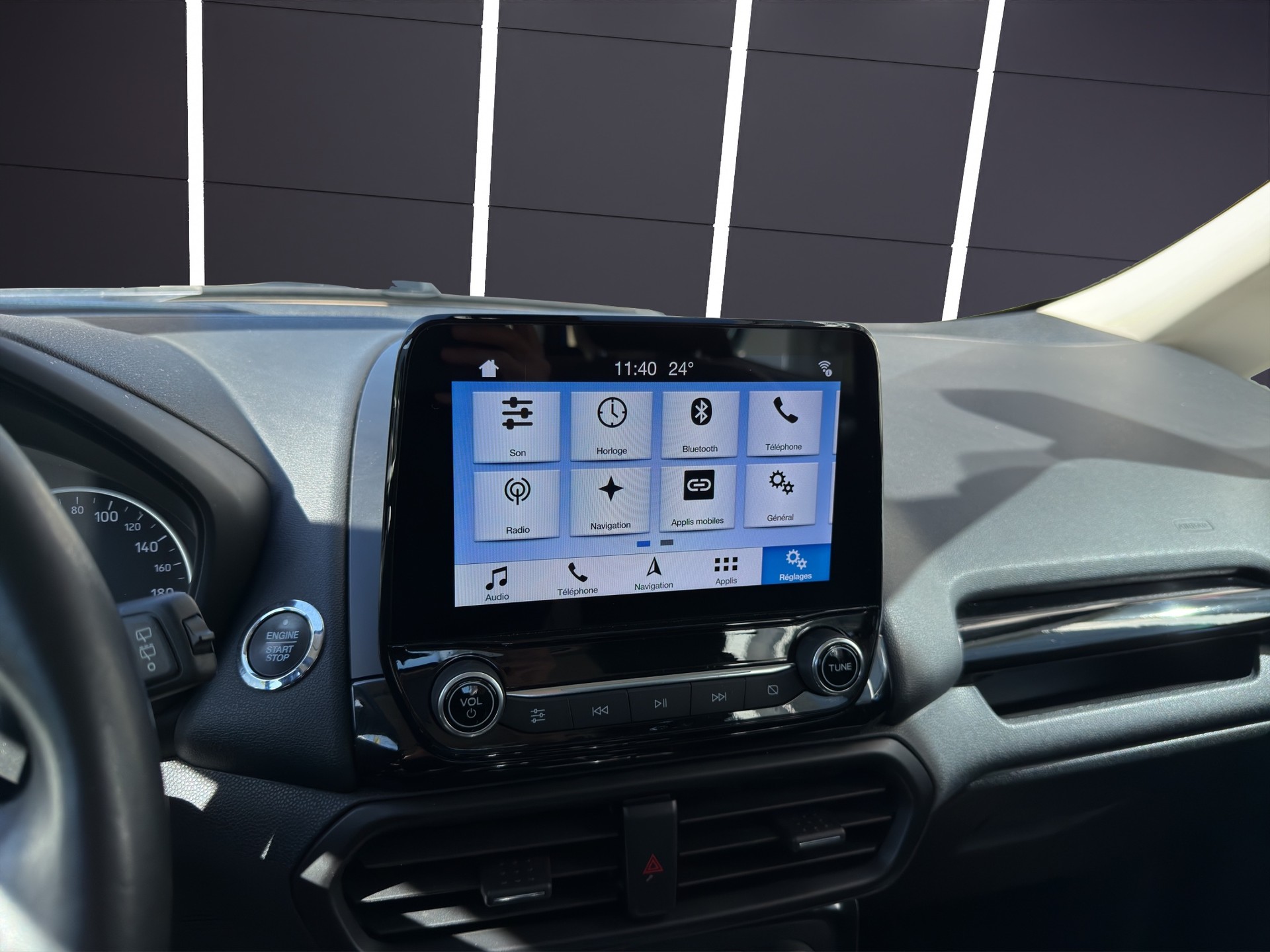FORD EcoSport 1.0 EcoB Titanium-image-9