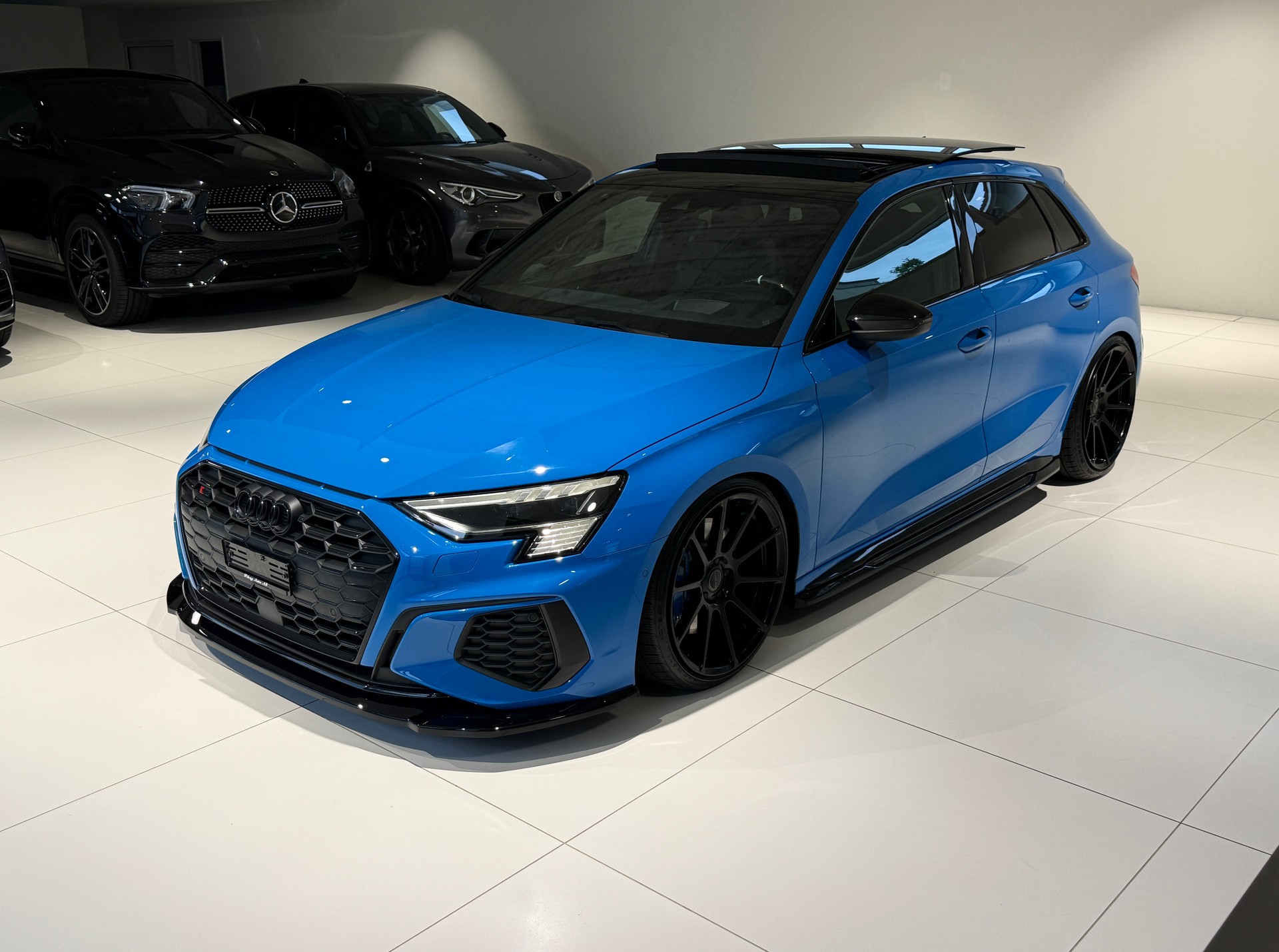AUDI S3 Sportback 2.0 TFSI quattro S-tronic ***Einzelstück***Vollausstattung***-showroom-element-2