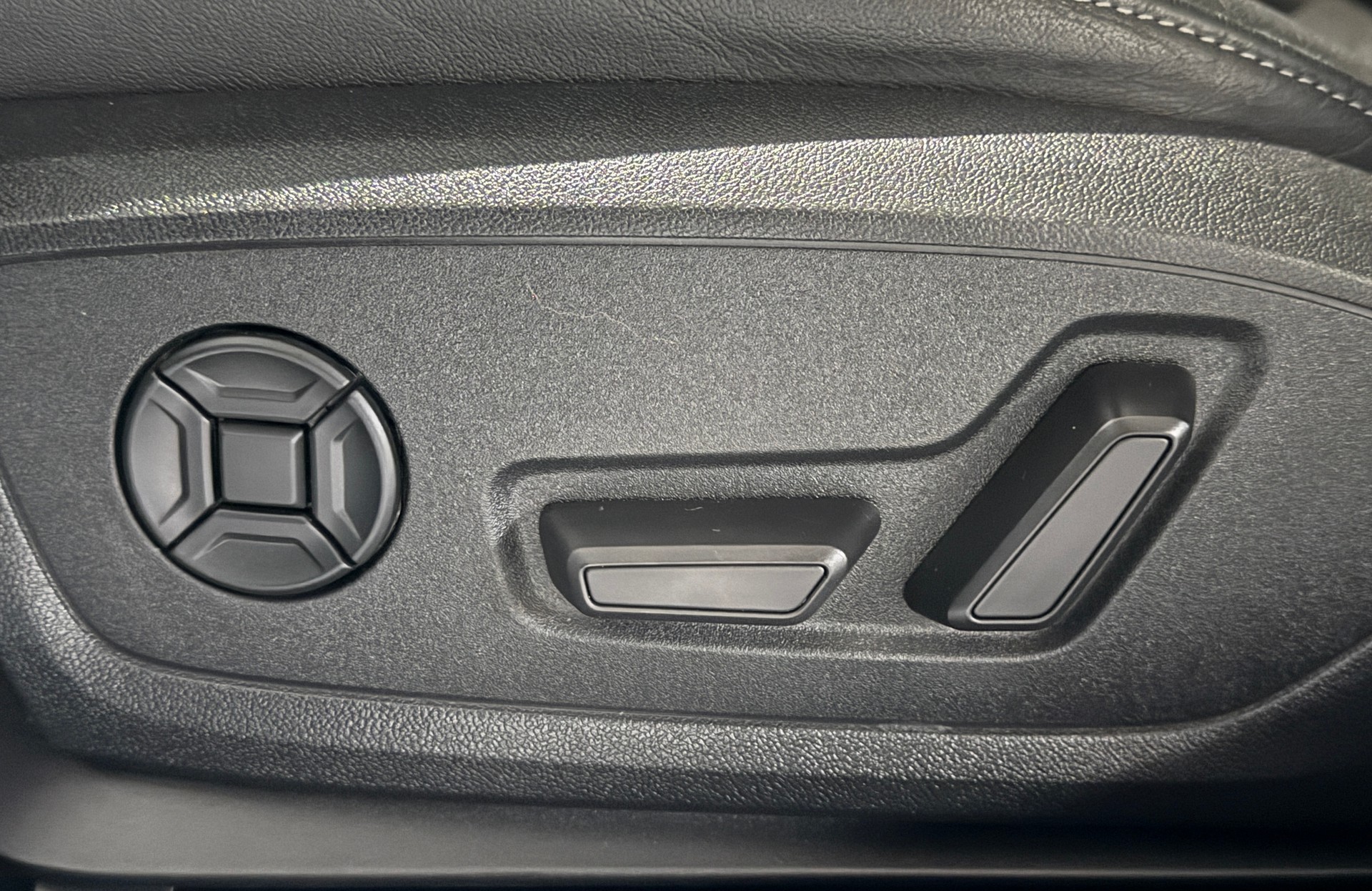 AUDI S3 Sportback 2.0 TFSI quattro S-tronic ***Einzelstück***Vollausstattung***-image-12