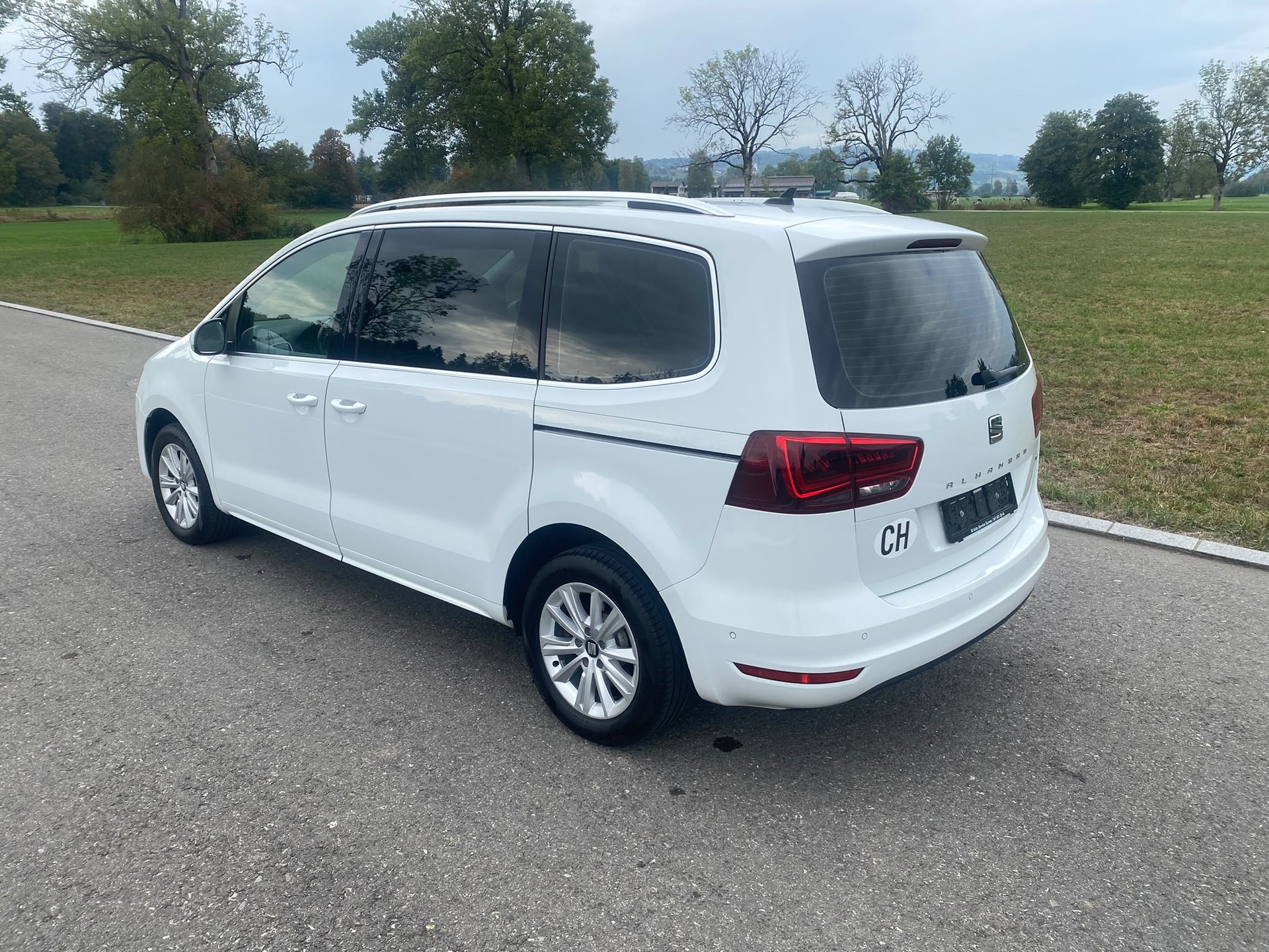 SEAT Alhambra 2.0 TDI 4Drive Style-image-2
