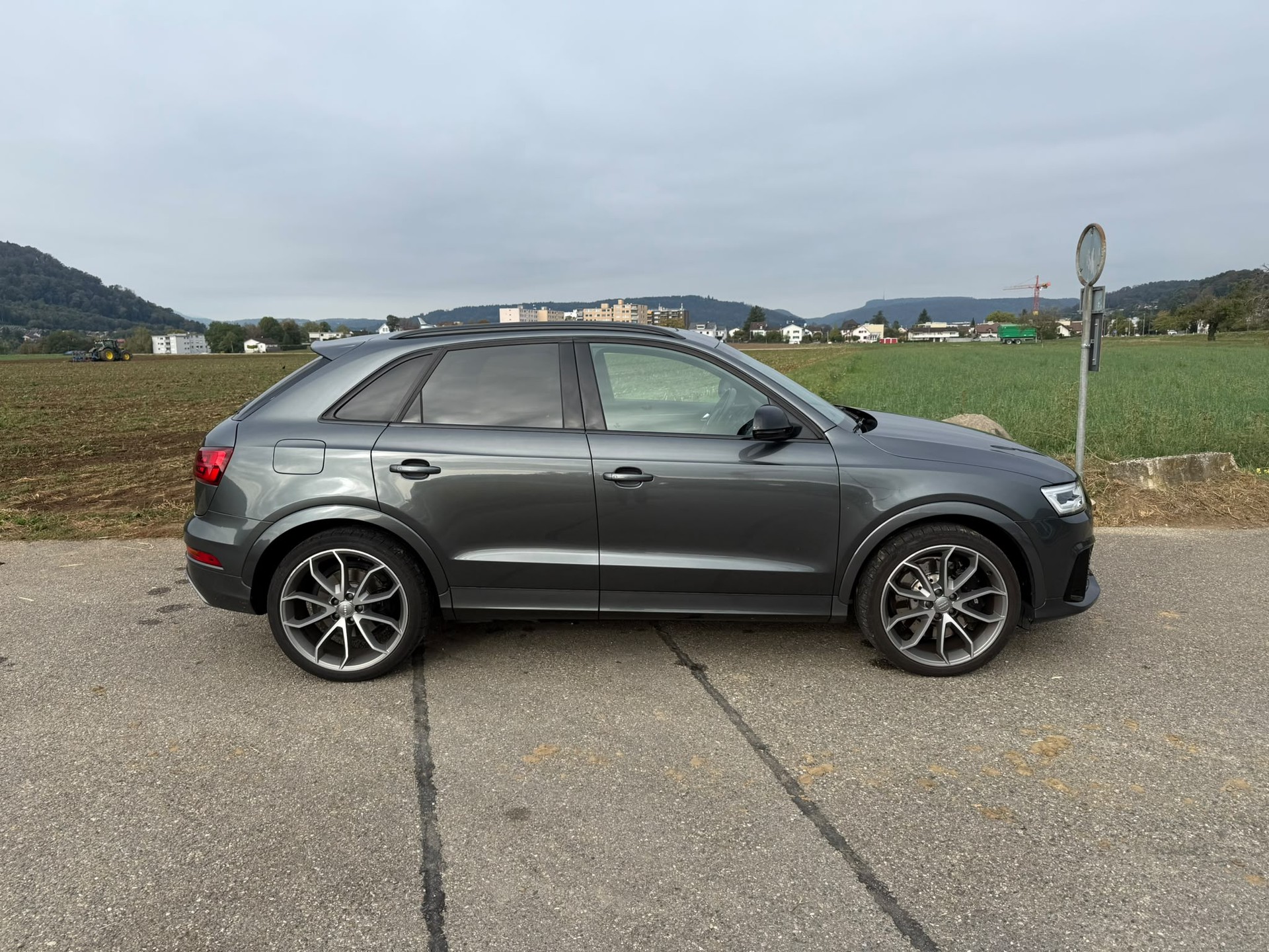 AUDI RS Q3 2.5 TFSI quattro S-tronic-image-5