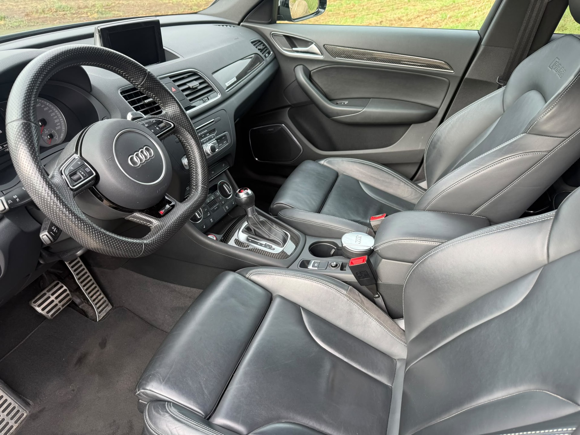 AUDI RS Q3 2.5 TFSI quattro S-tronic-image-8
