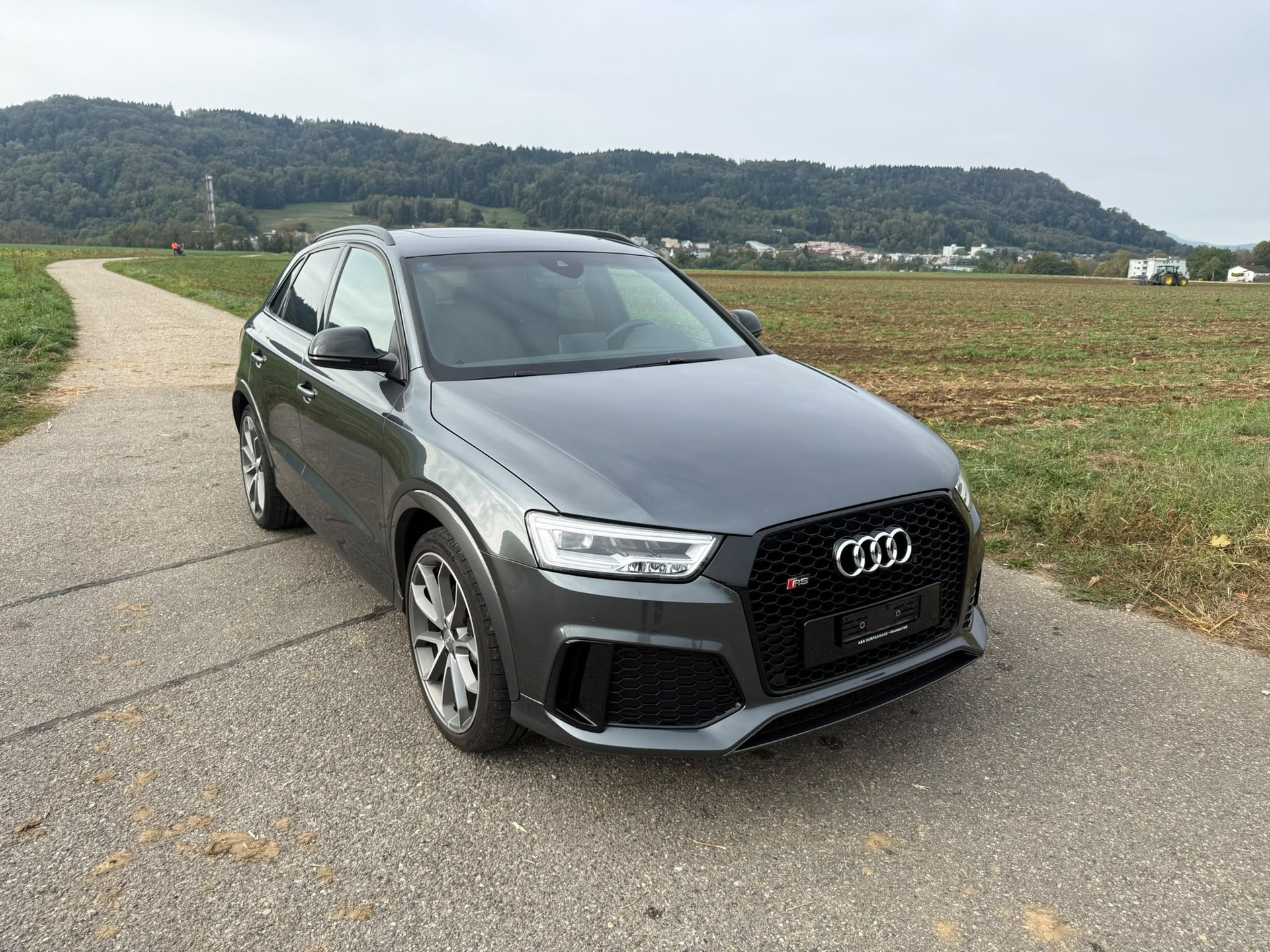 AUDI RS Q3 2.5 TFSI quattro S-tronic-image-6