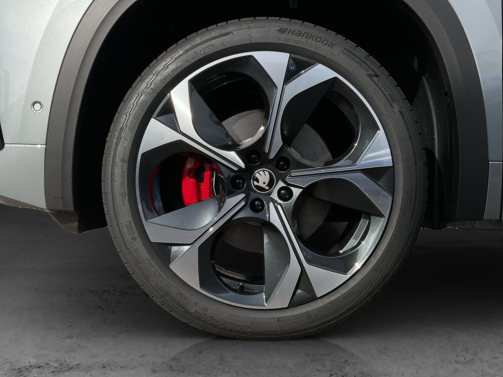 AUDI Q4 e-tron 40-image-12