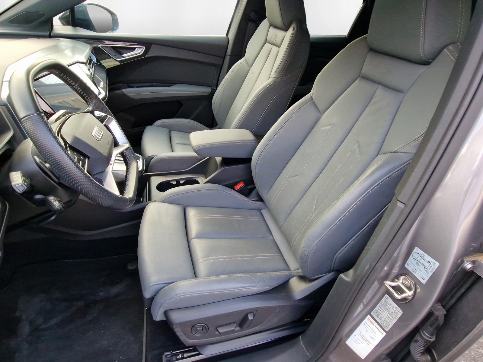 AUDI Q4 e-tron 40-image-9