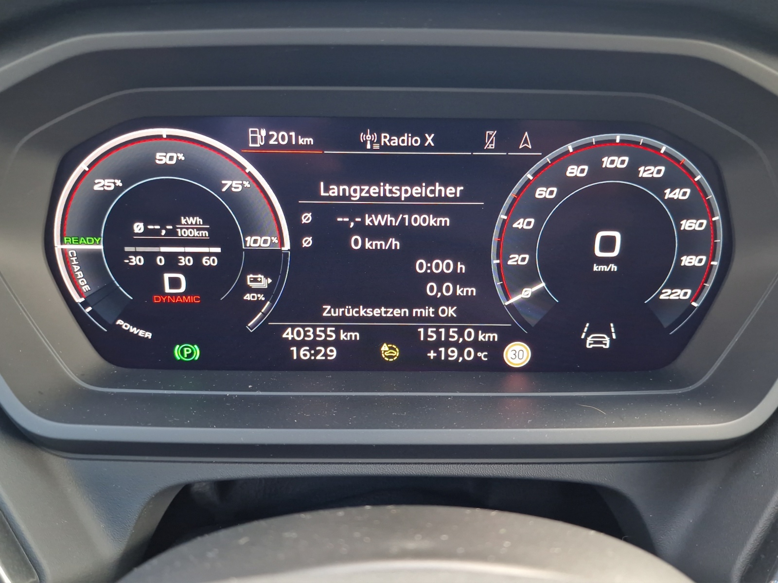 AUDI Q4 e-tron 40-image-7