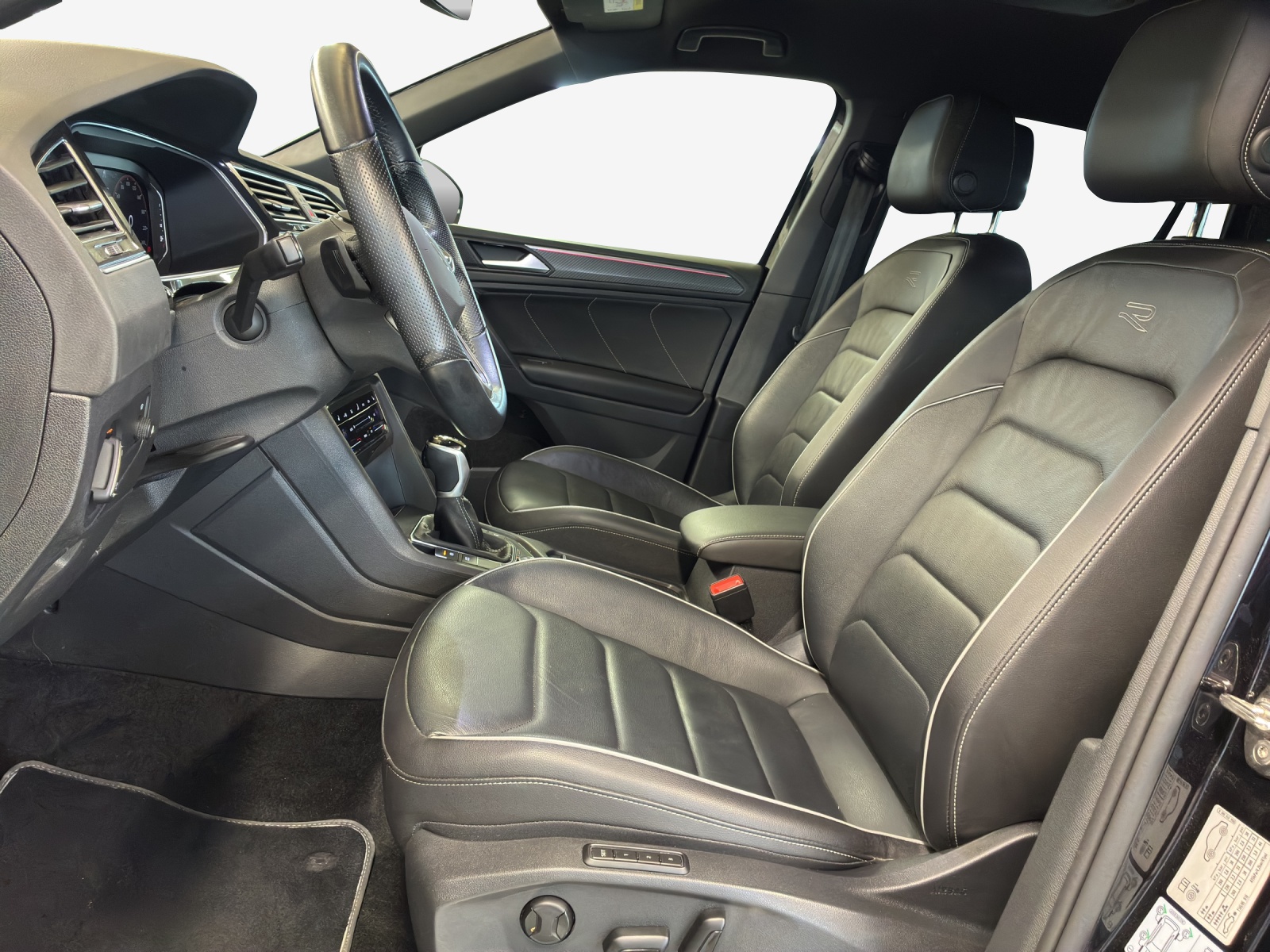 VW Tiguan 2.0TSI R-Line 4Motion DSG-image-7
