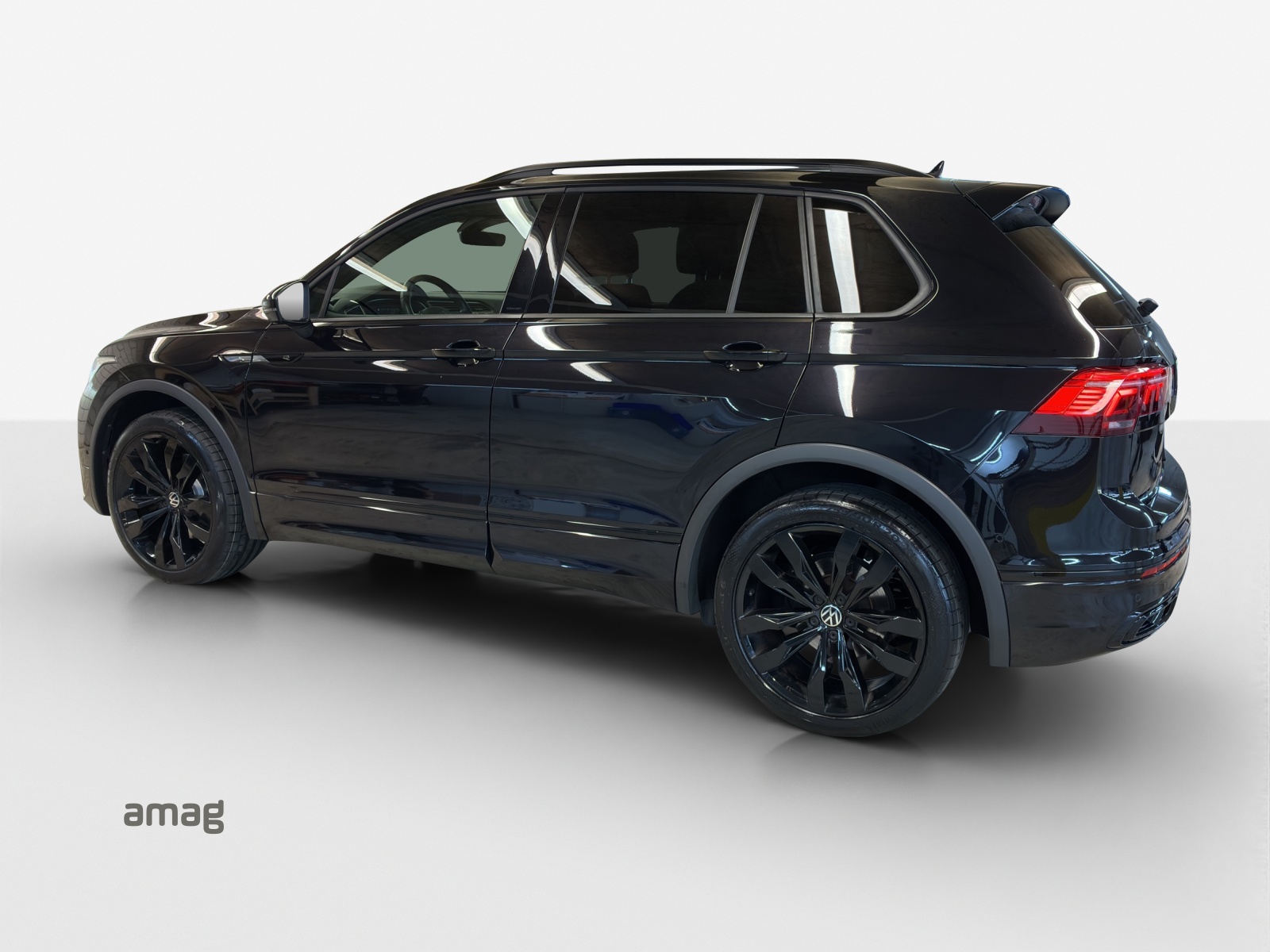 VW Tiguan 2.0TSI R-Line 4Motion DSG-image-2