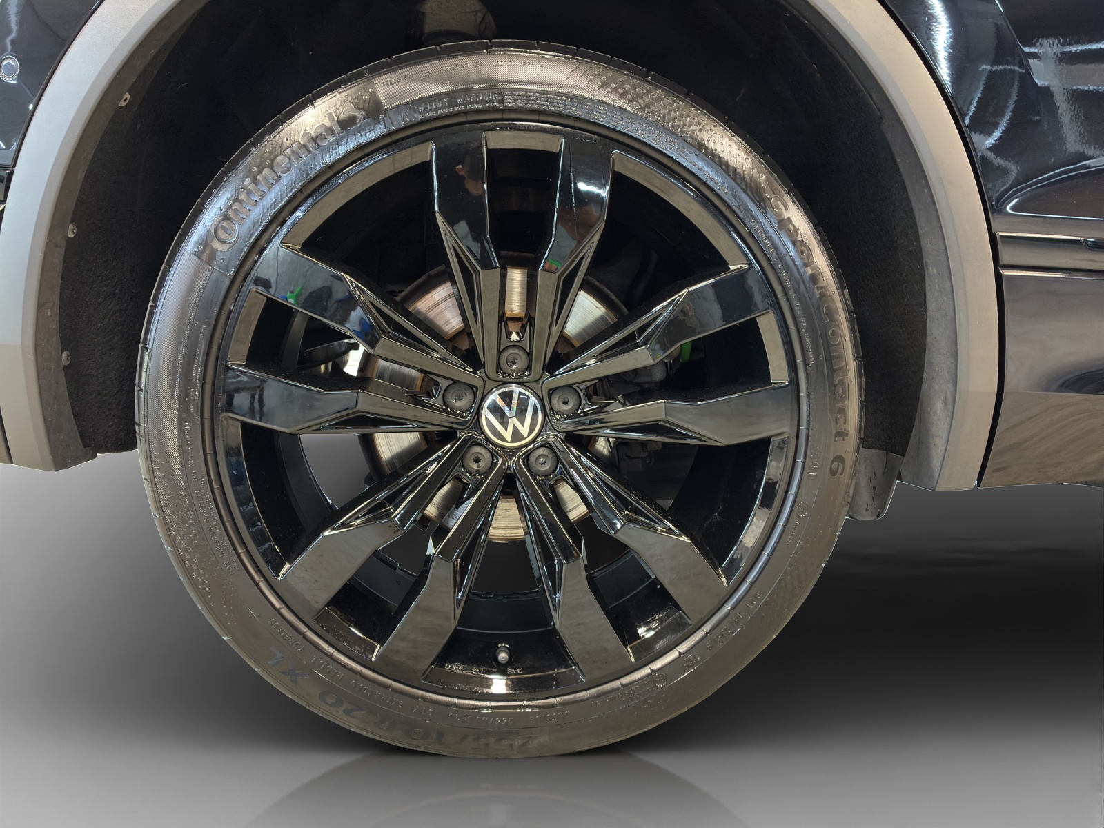VW Tiguan 2.0TSI R-Line 4Motion DSG-image-13