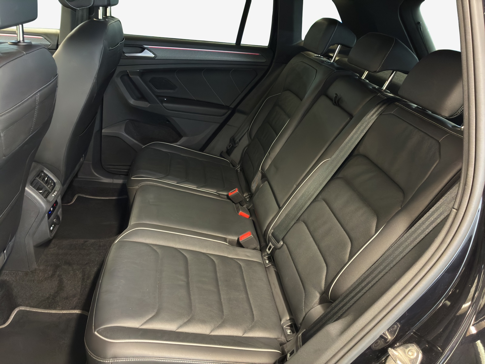 VW Tiguan 2.0TSI R-Line 4Motion DSG-image-11