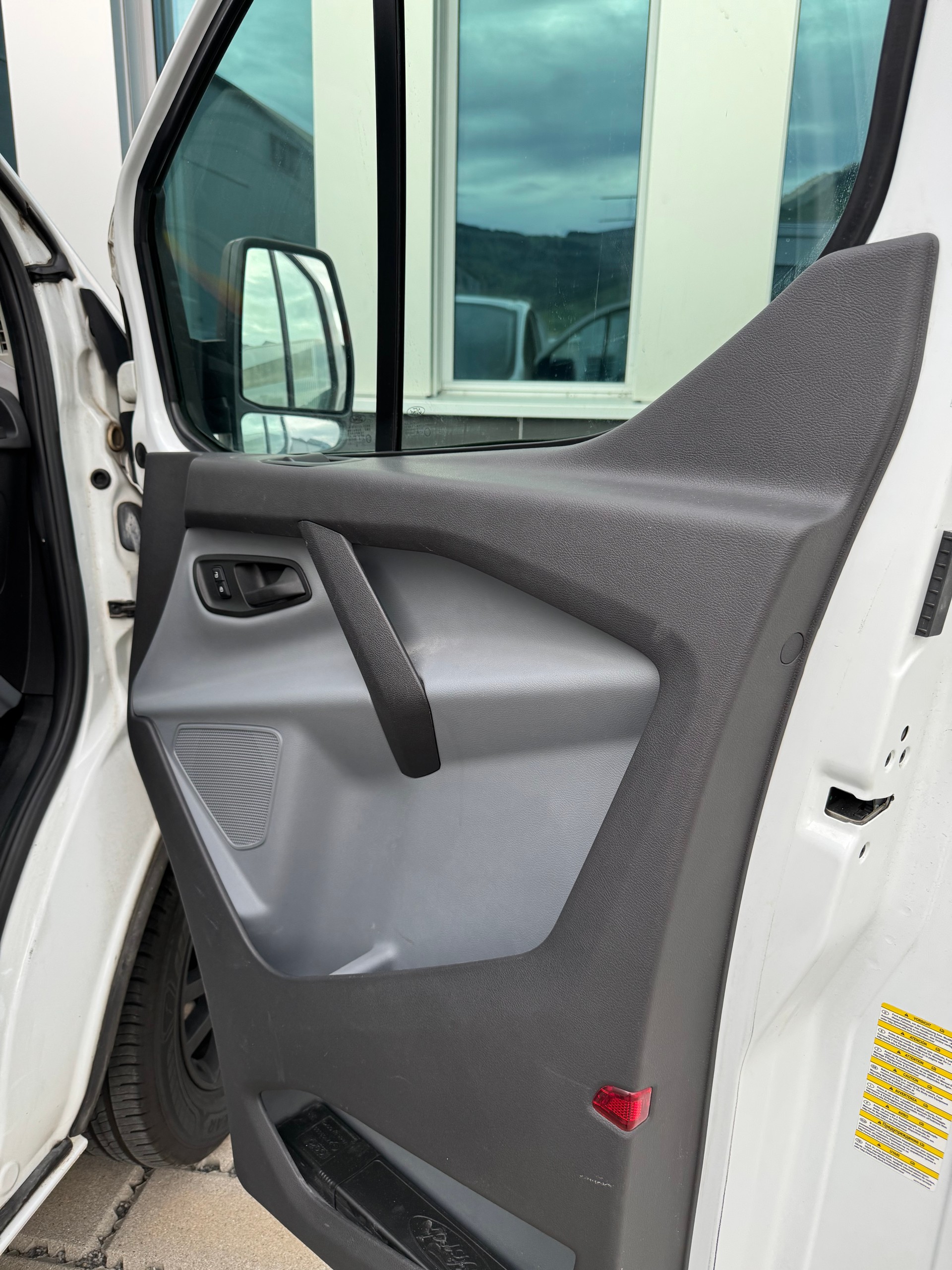 FORD Transit Custom Van 270 L1H1 Trend-image-13