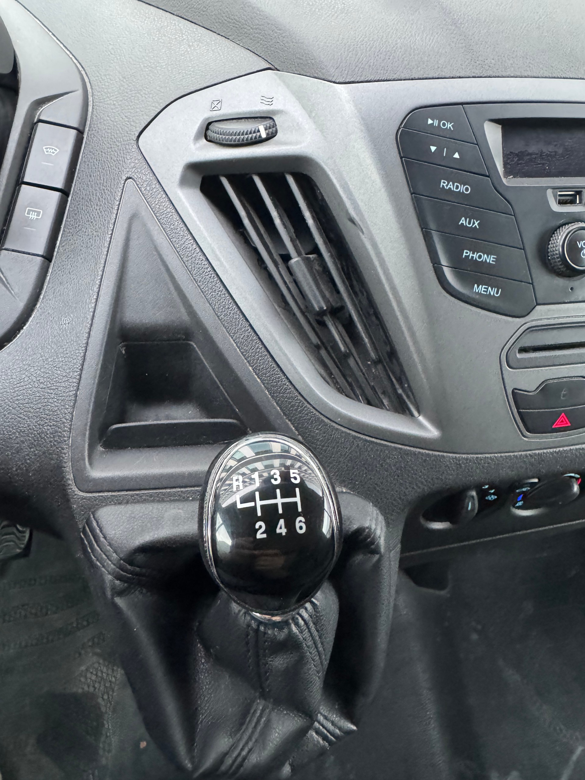FORD Transit Custom Van 270 L1H1 Trend-image-11