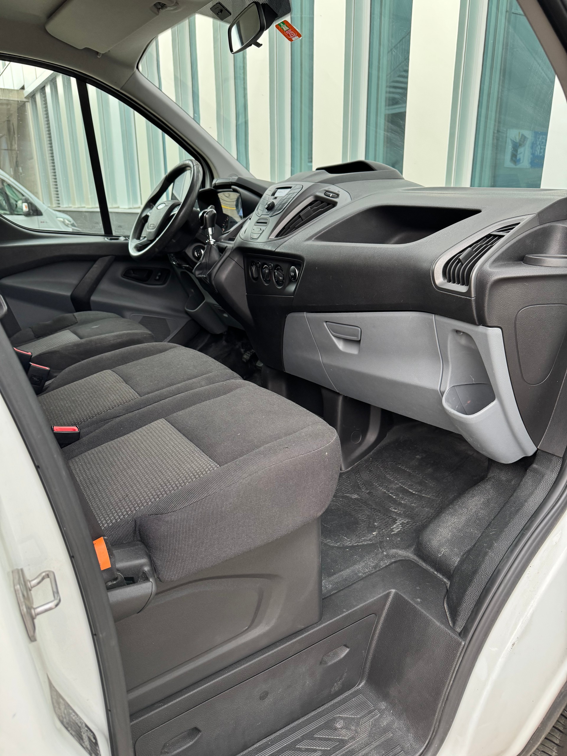 FORD Transit Custom Van 270 L1H1 Trend-image-6