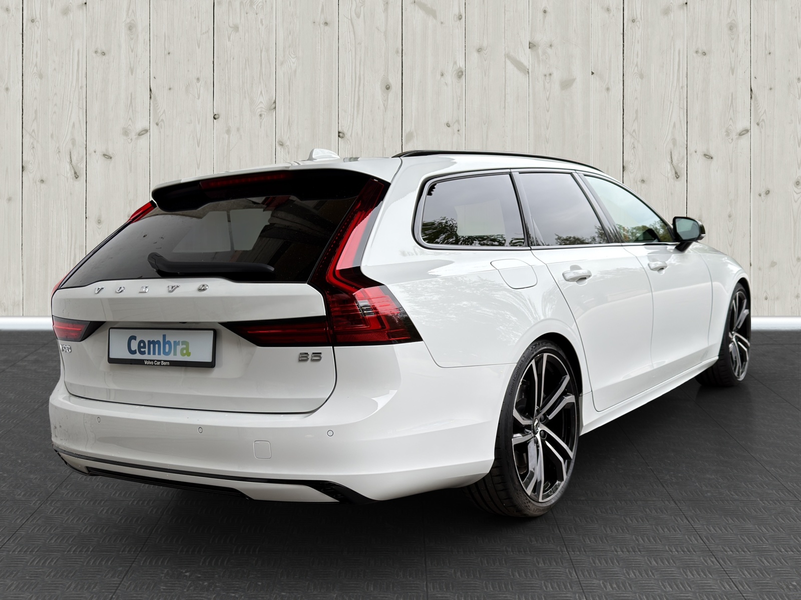 VOLVO V90 B5 AWD Diesel Mild Hybrid R-Design Geartronic-image-6