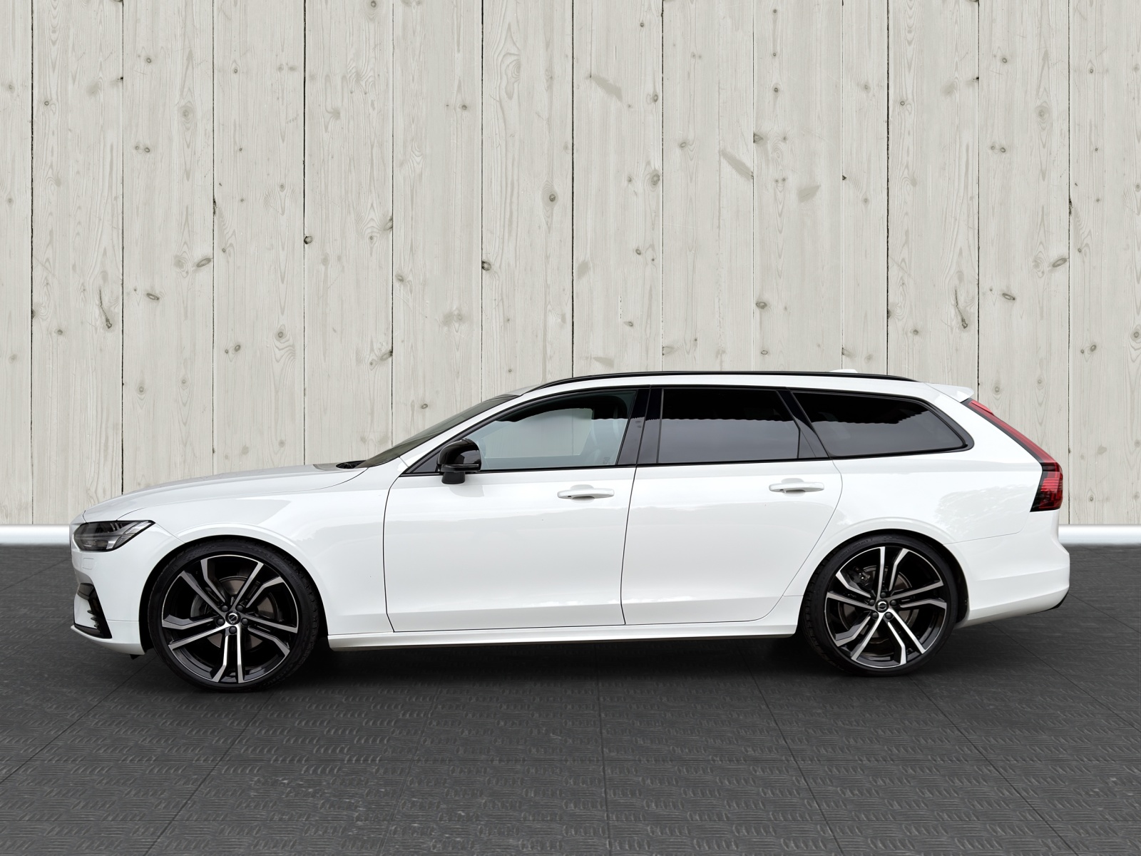 VOLVO V90 B5 AWD Diesel Mild Hybrid R-Design Geartronic-image-3