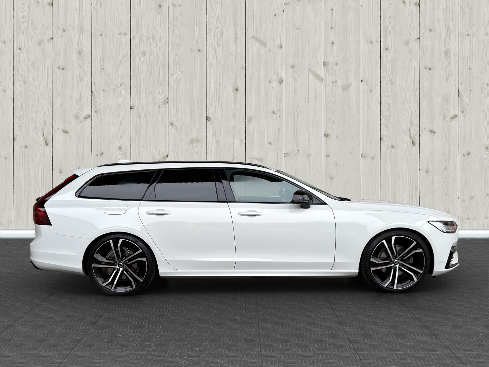 VOLVO V90 B5 AWD Diesel Mild Hybrid R-Design Geartronic-image-7