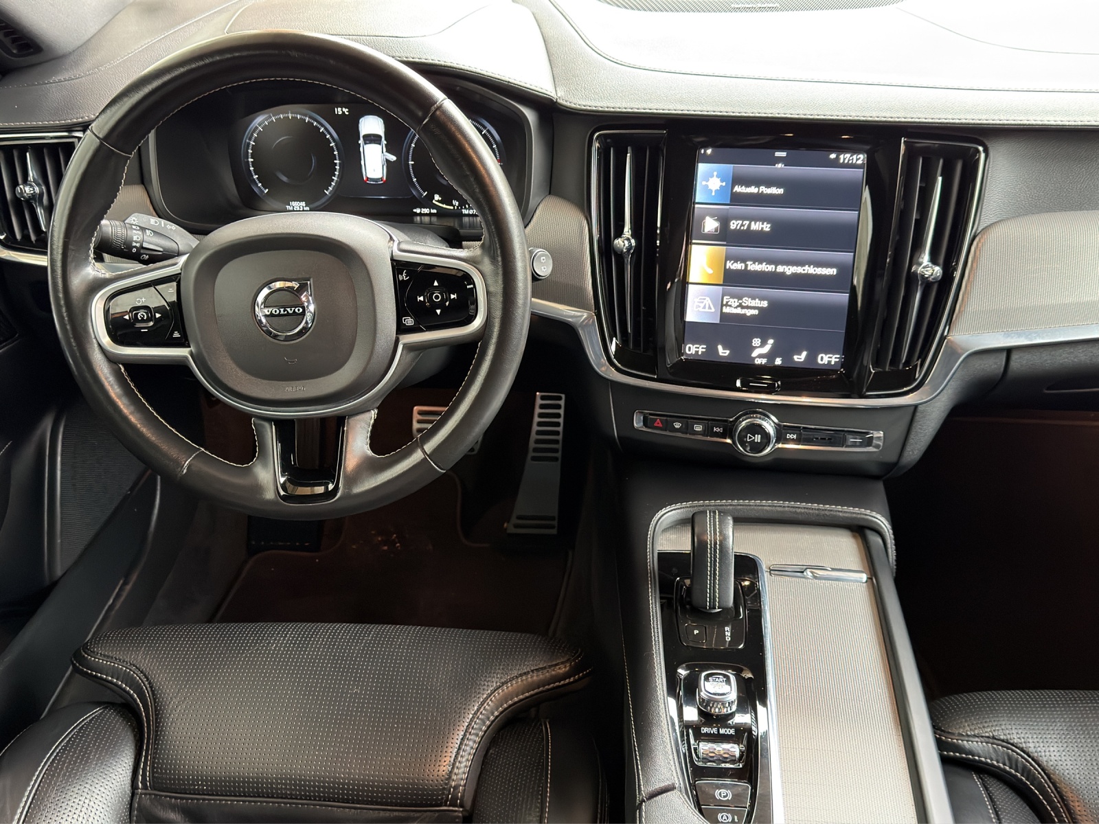 VOLVO V90 B5 AWD Diesel Mild Hybrid R-Design Geartronic-image-9