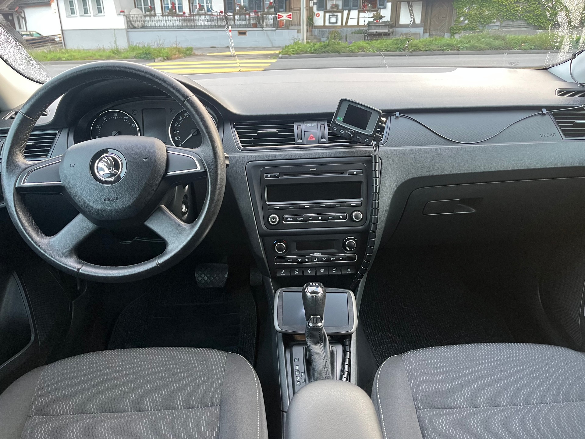 SKODA Rapid 1.4 TSI Ambition DSG-image-10