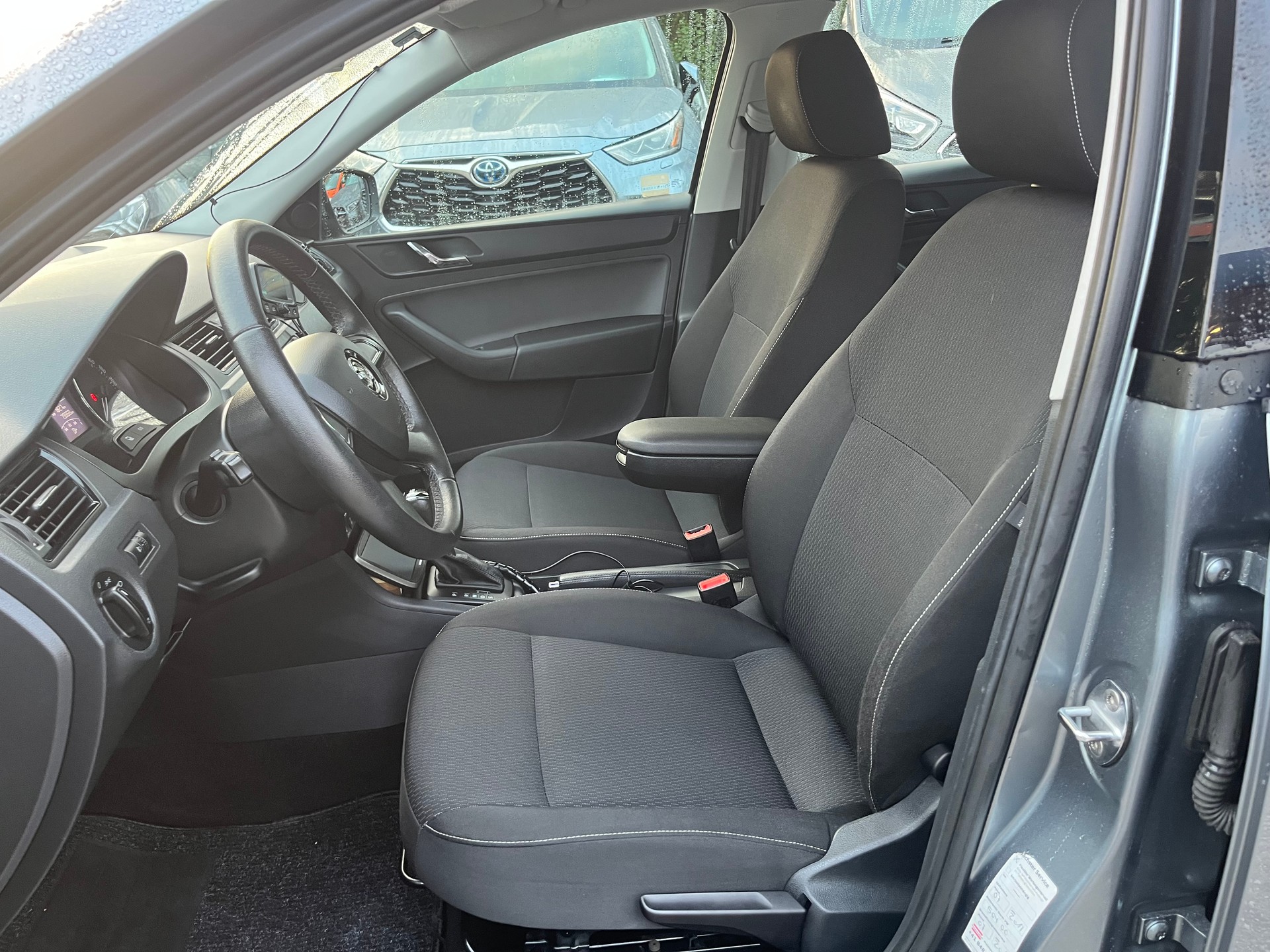 SKODA Rapid 1.4 TSI Ambition DSG-image-8