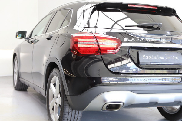 MERCEDES-BENZ GLA 220 d Urban-showroom-element-3