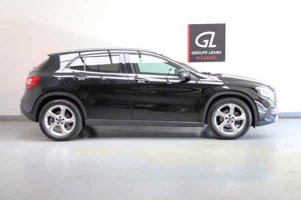 MERCEDES-BENZ GLA 220 d Urban-image-6