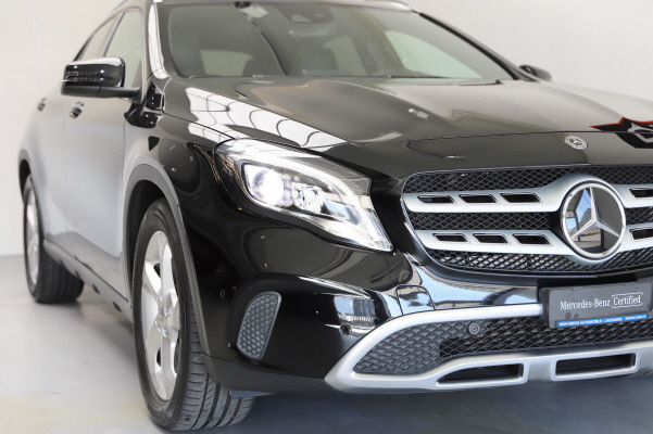 MERCEDES-BENZ GLA 220 d Urban-showroom-element-1