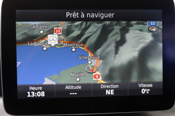 MERCEDES-BENZ GLA 220 d Urban-image-14